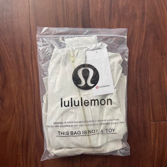 Lululemon Align Set White Cream Size 8 NWT Jacket + Leggings Athleisure - Picture 6 of 6